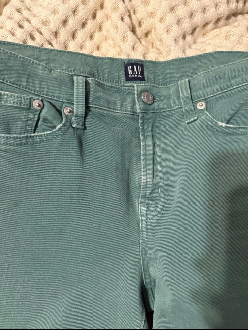 Gap denim  Skinny Green Jeans Size 29" Frayed Ankle Hem Gives Good B.. Shape.